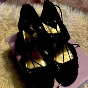 Madden Girl sandals size 10 black and natural